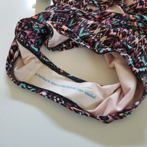 Shade & Shore Dream V-Wire Light Lift One Piece - Picture 12 of 13